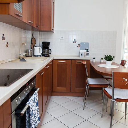 Lovely Apt In Peristeri アテネ エクステリア 写真