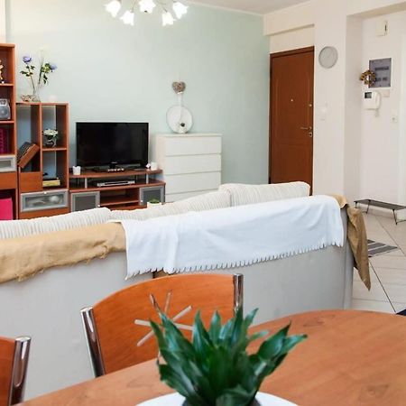 Lovely Apt In Peristeri アテネ エクステリア 写真