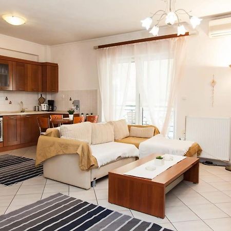 Lovely Apt In Peristeri アテネ エクステリア 写真