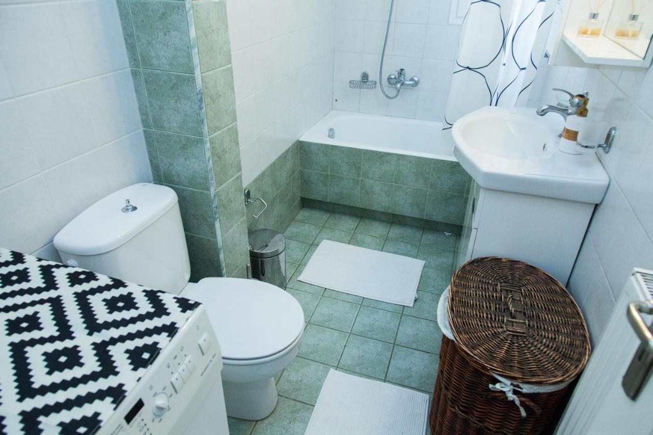 Lovely Apt In Peristeri アテネ エクステリア 写真