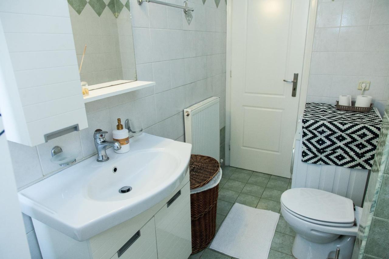Lovely Apt In Peristeri アテネ エクステリア 写真