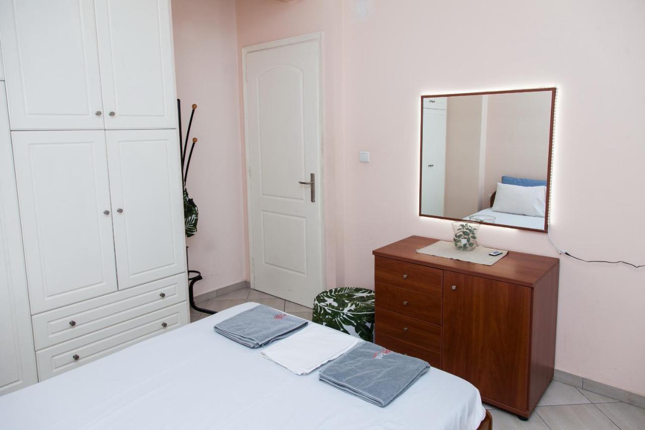 Lovely Apt In Peristeri アテネ エクステリア 写真