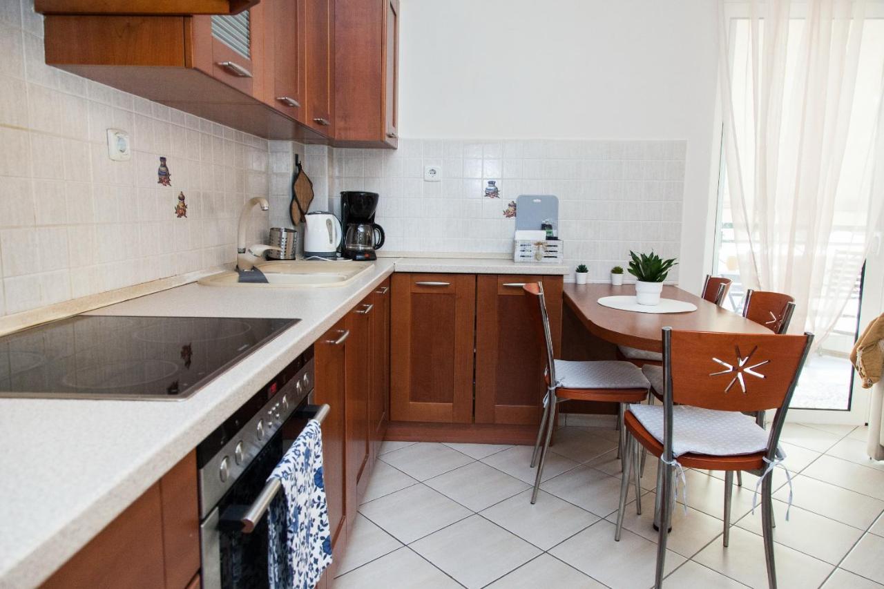 Lovely Apt In Peristeri アテネ エクステリア 写真