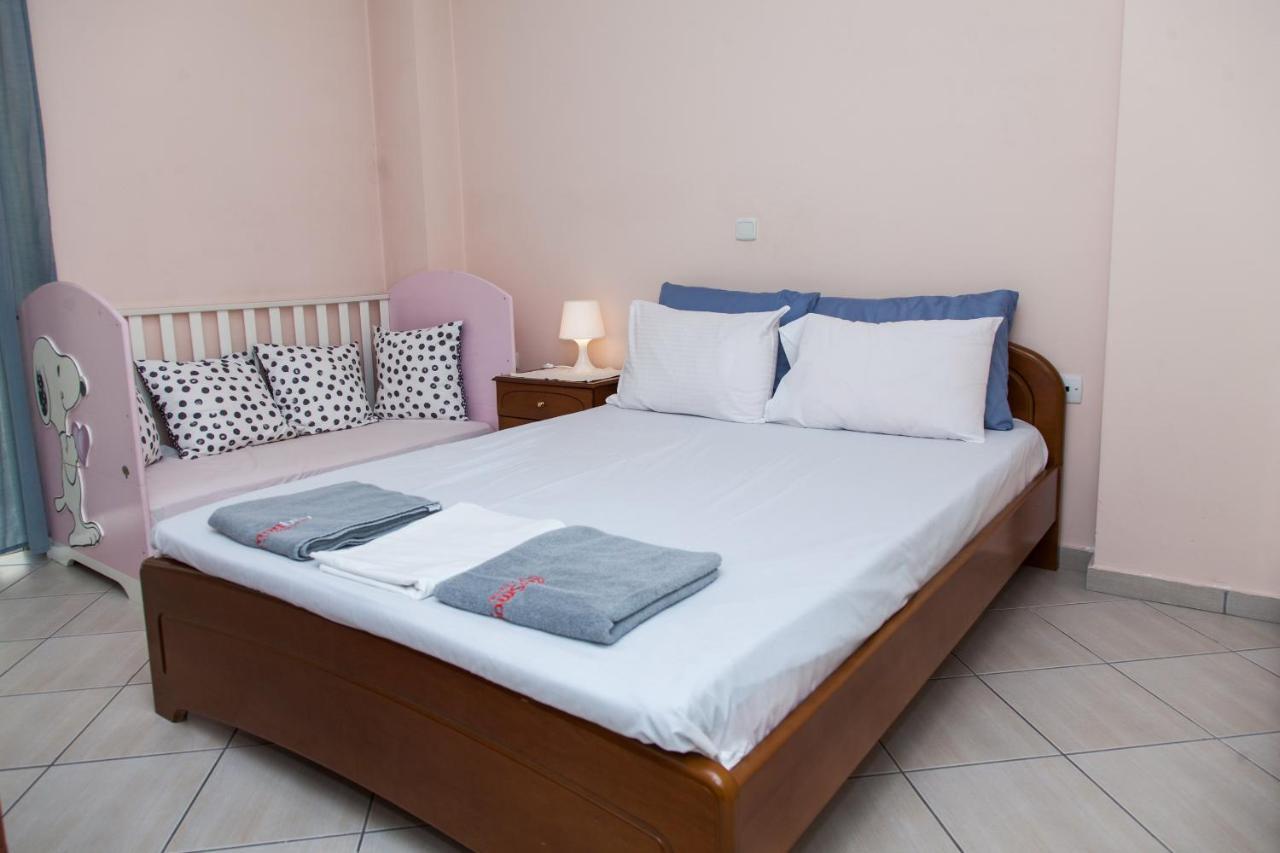 Lovely Apt In Peristeri アテネ エクステリア 写真