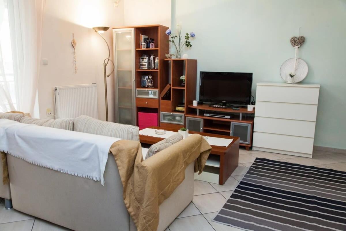 Lovely Apt In Peristeri アテネ エクステリア 写真