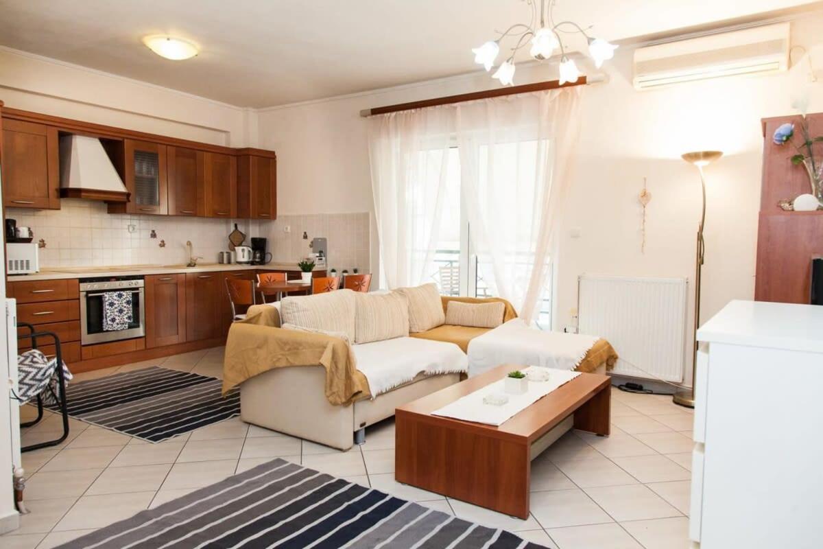 Lovely Apt In Peristeri アテネ エクステリア 写真