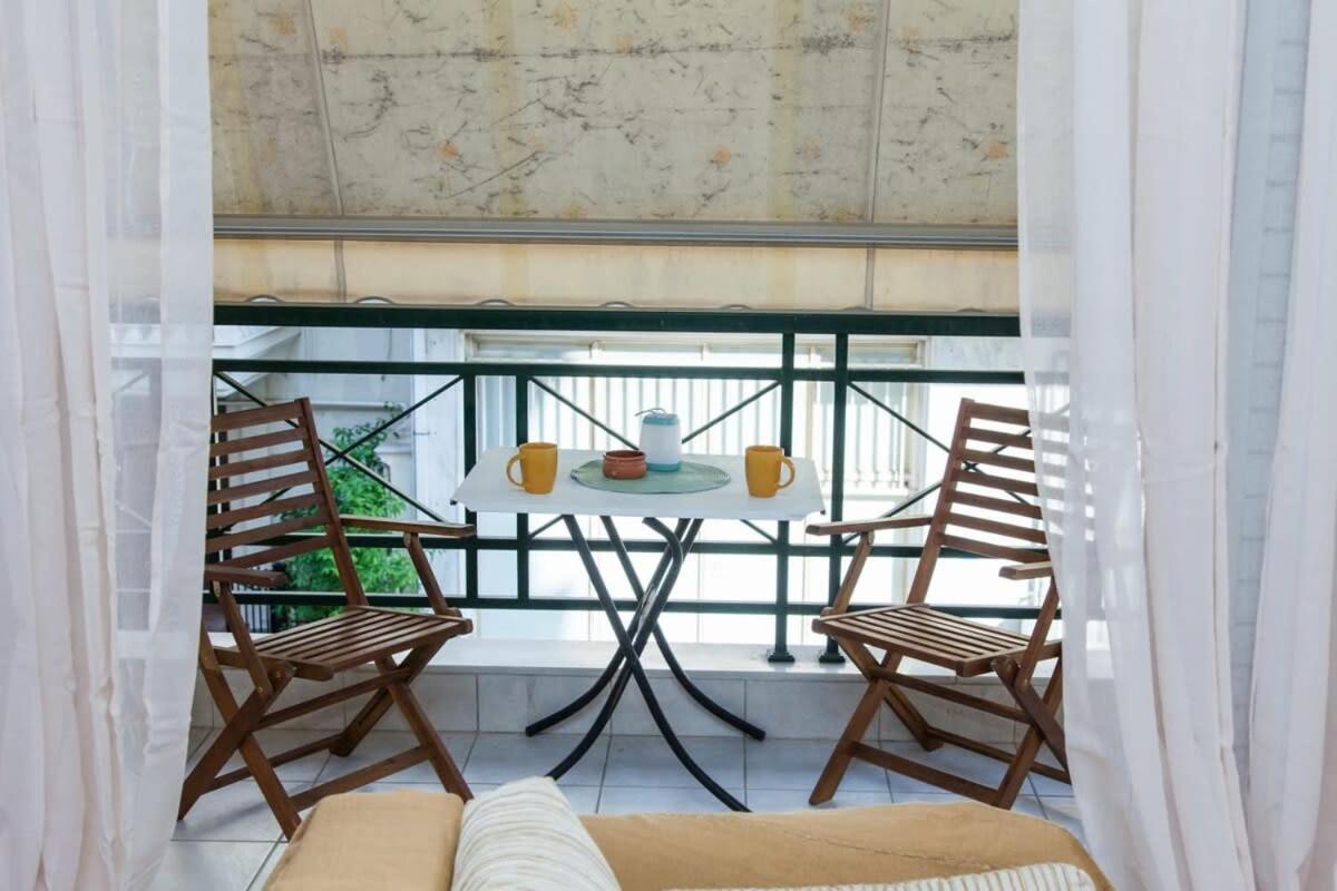 Lovely Apt In Peristeri アテネ エクステリア 写真