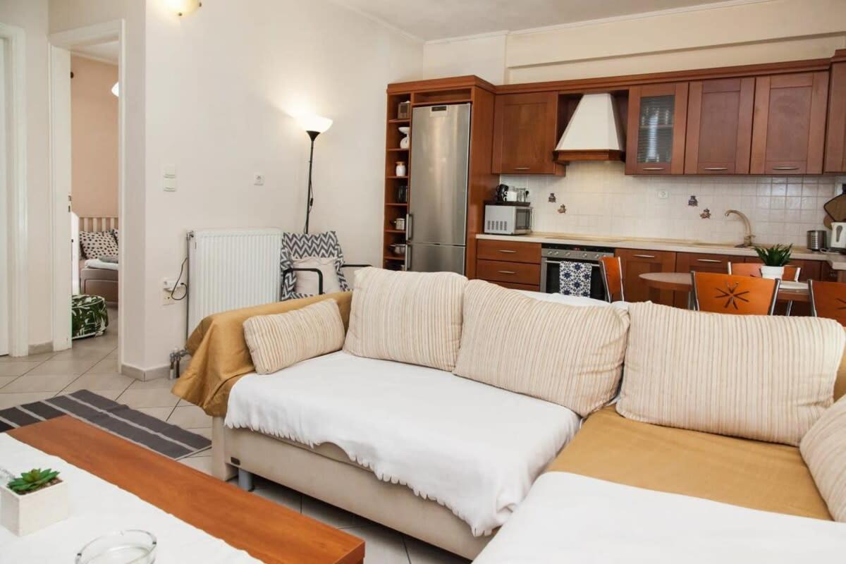 Lovely Apt In Peristeri アテネ エクステリア 写真