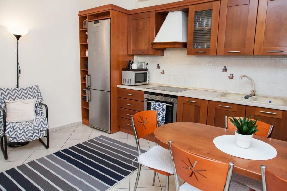 Lovely Apt In Peristeri アテネ エクステリア 写真
