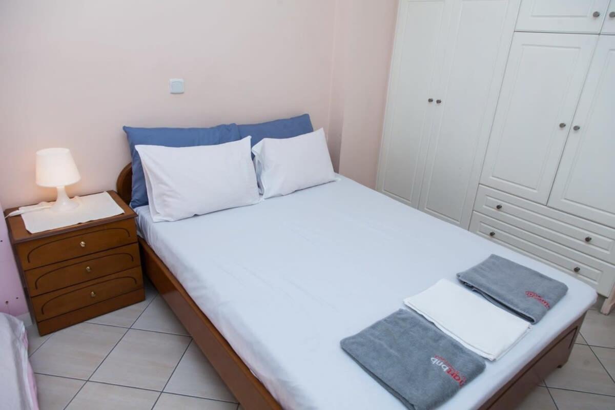 Lovely Apt In Peristeri アテネ エクステリア 写真